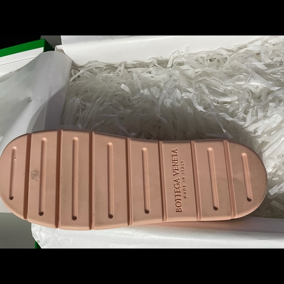 Bottega Veneta Puddle Slingback - Picture 6 of 6